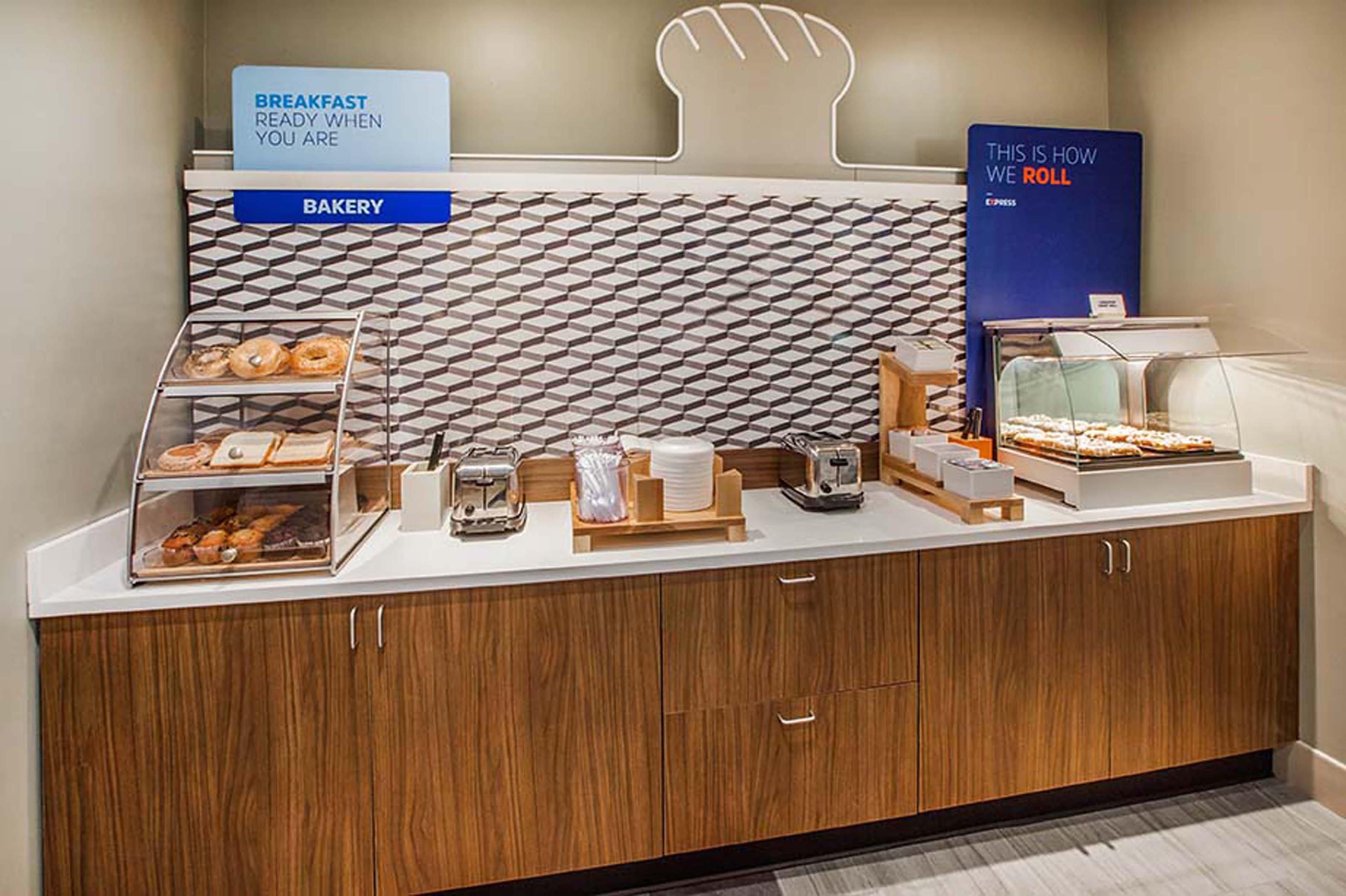 Holiday Inn Express & Suites Moncton By Ihg Buitenkant foto