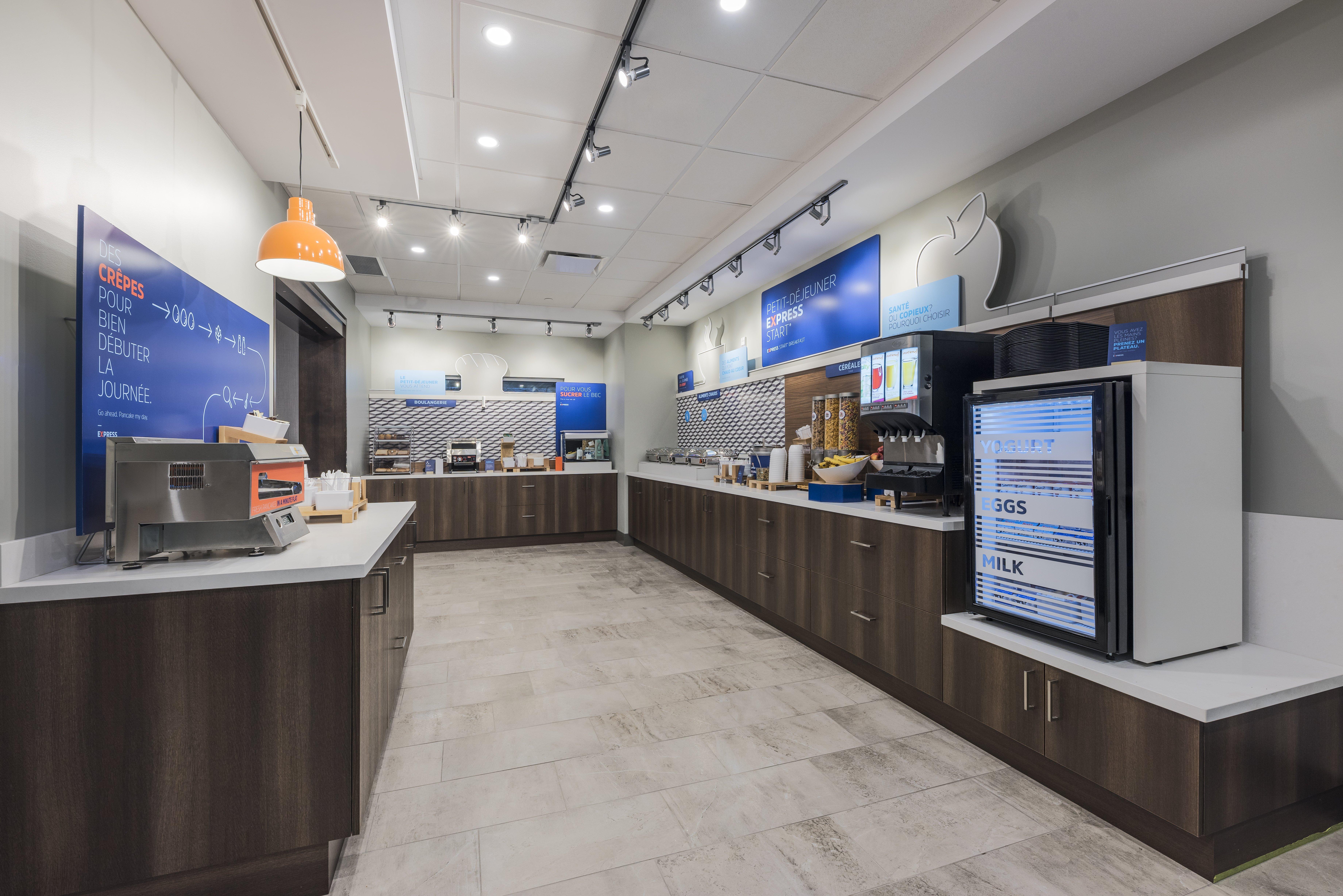 Holiday Inn Express & Suites Moncton By Ihg Buitenkant foto