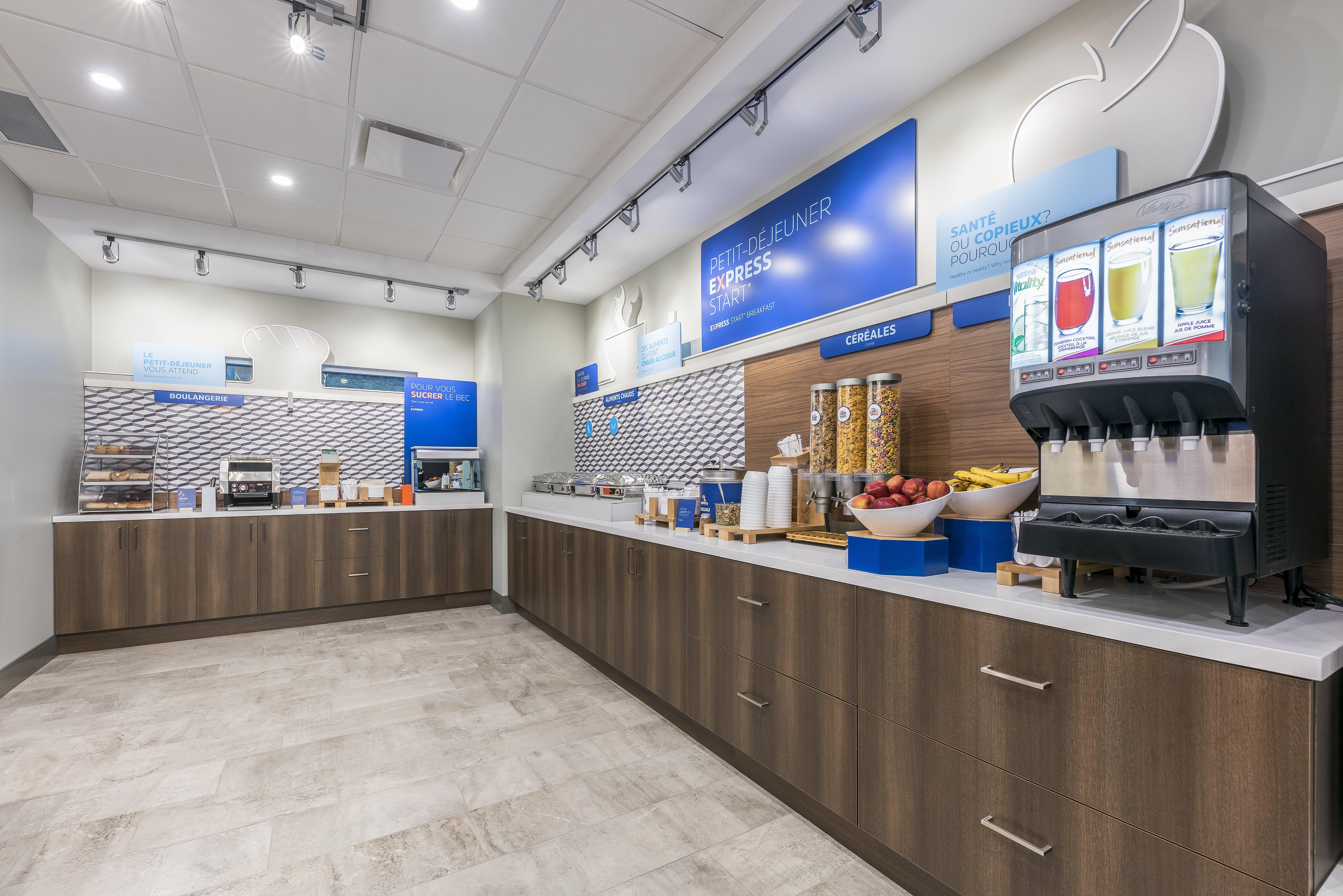 Holiday Inn Express & Suites Moncton By Ihg Buitenkant foto