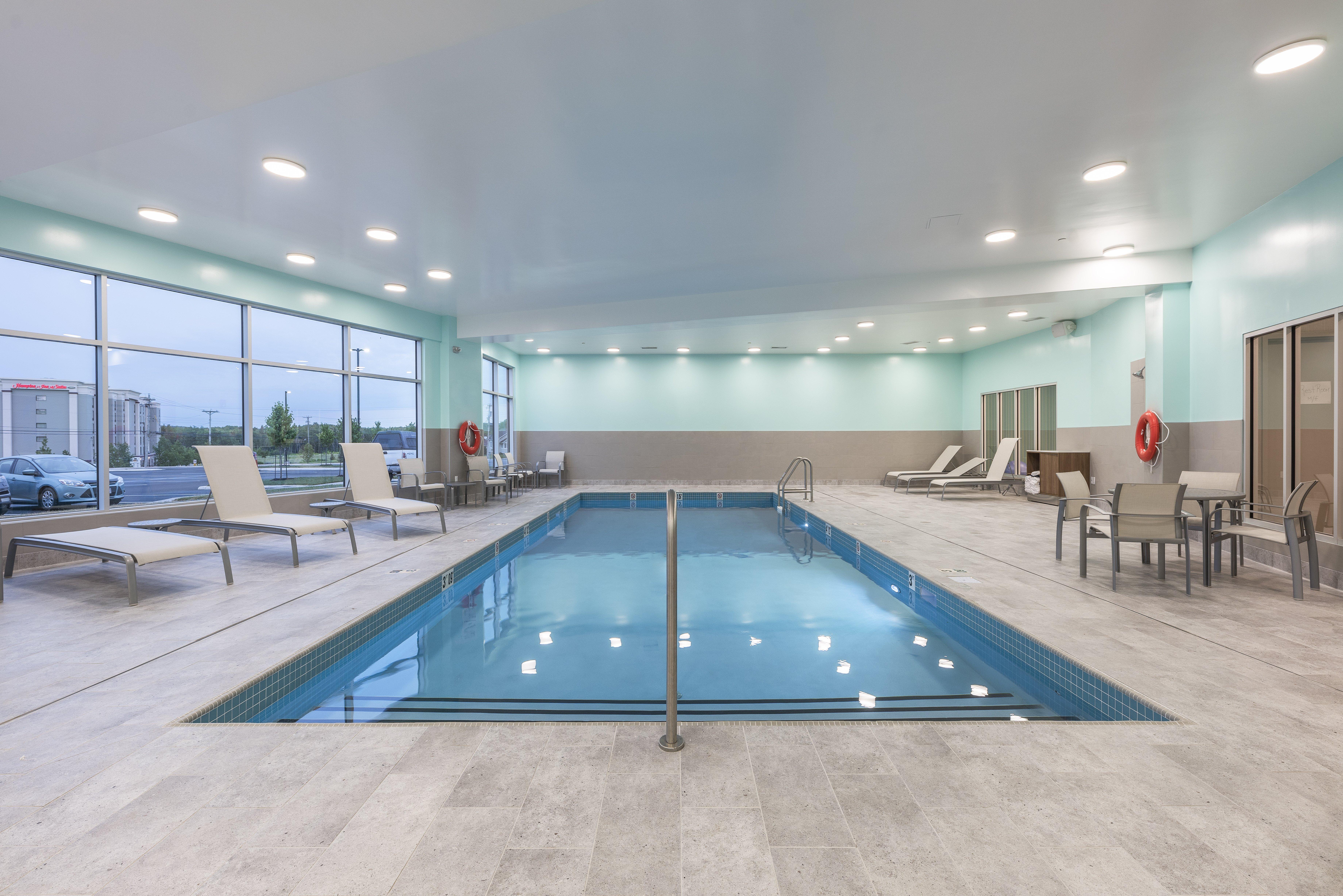 Holiday Inn Express & Suites Moncton By Ihg Buitenkant foto