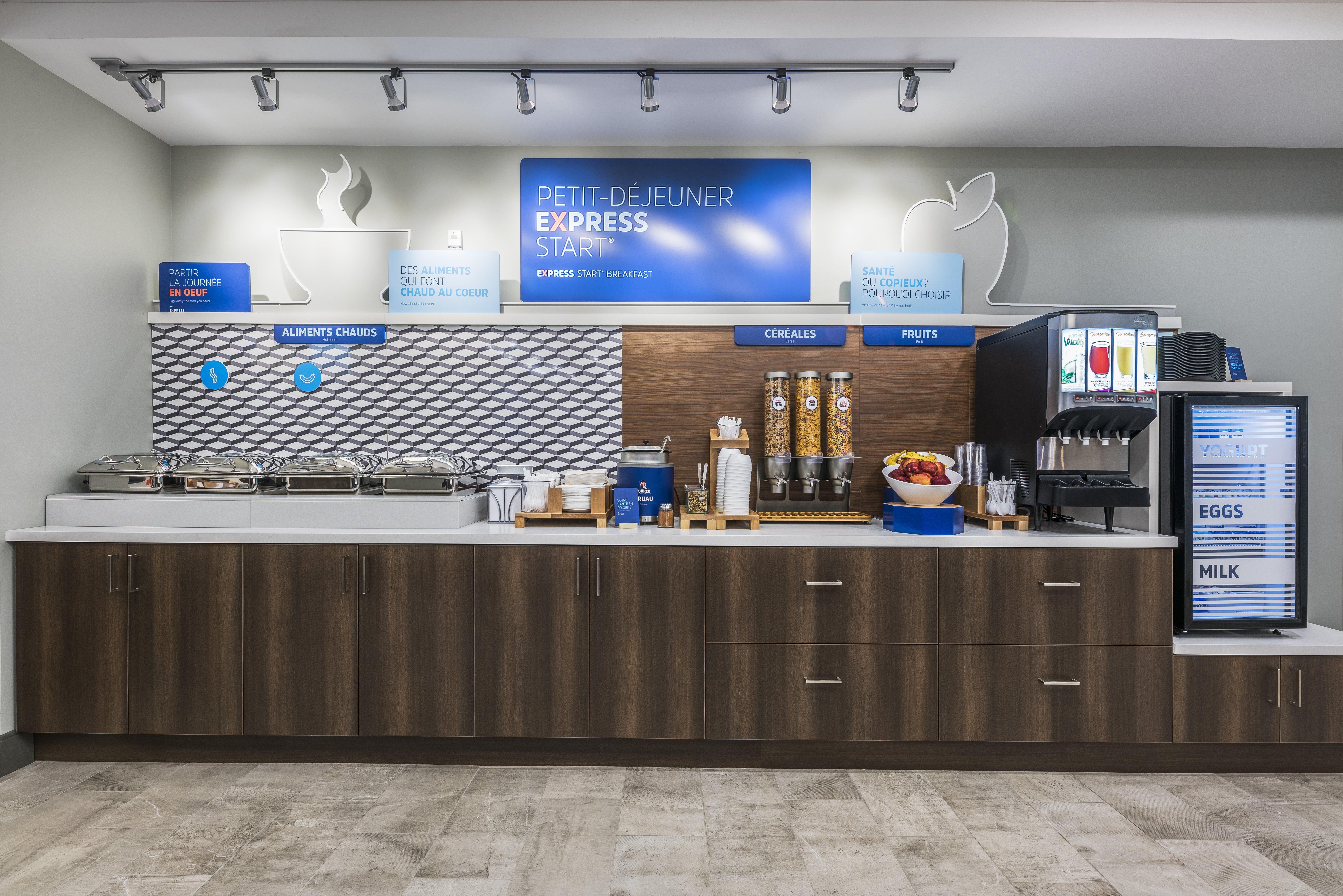Holiday Inn Express & Suites Moncton By Ihg Buitenkant foto